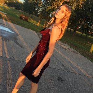 ❤️ Burgundy Velvet Lulu’s Dress ❤️